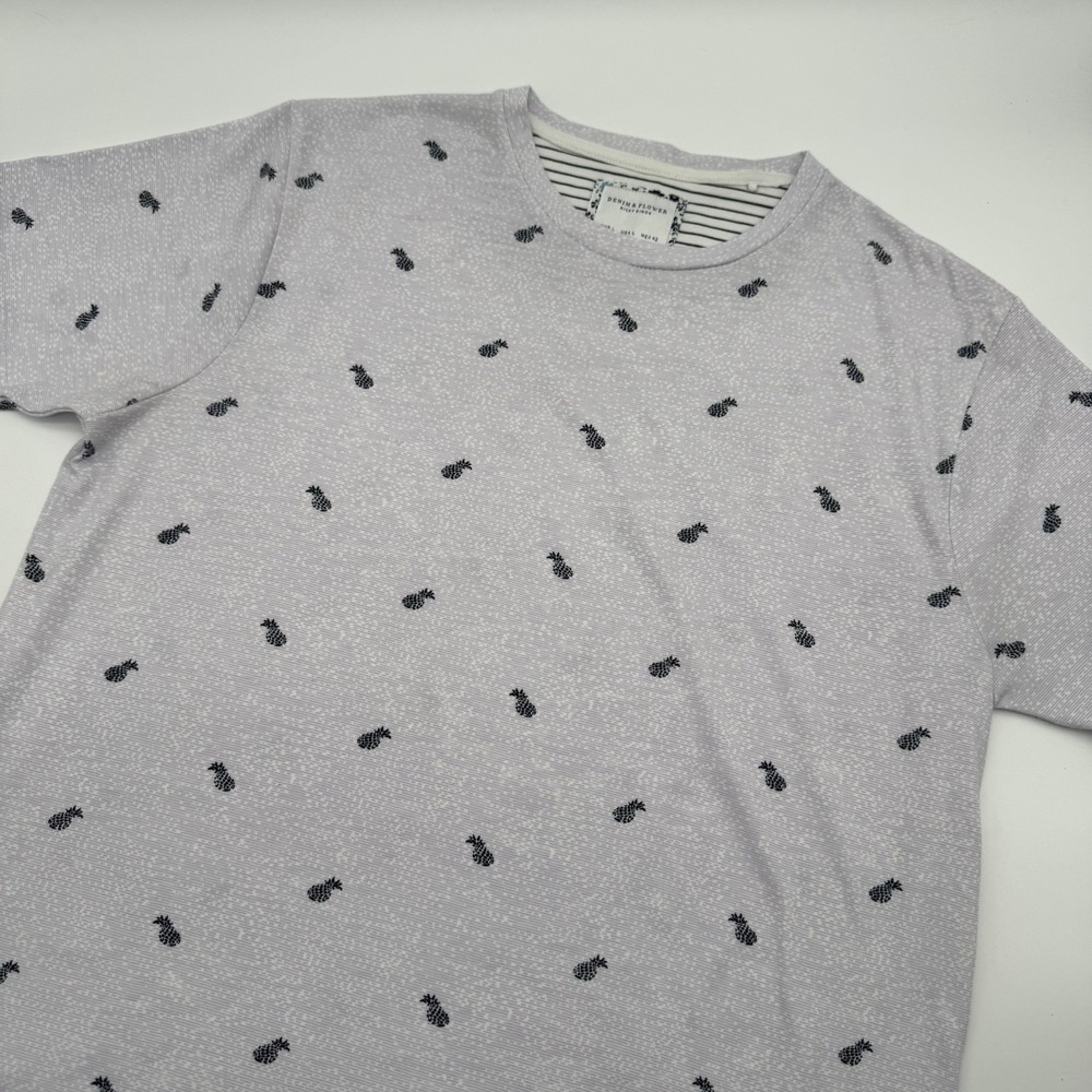 Denim And Flower Ricky Singh Mens L T-shirt Light Purple With‎ Pineapple Print